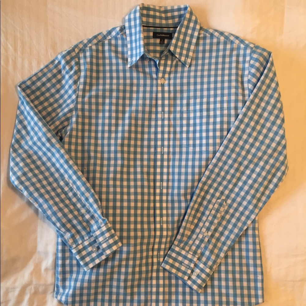 Light Blue and White Checked Button Down 🌟